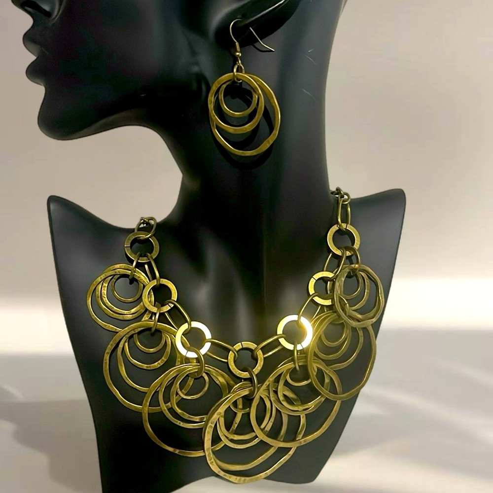 NWT Jewels by Park Lane “Fierce”  Necklace & Earring set MSRP $105